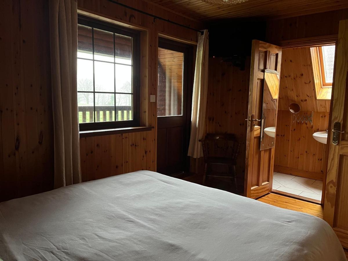 Cosy Lakeside Chalet With Option To Add Private Hot Tub Duneena Dış mekan fotoğraf